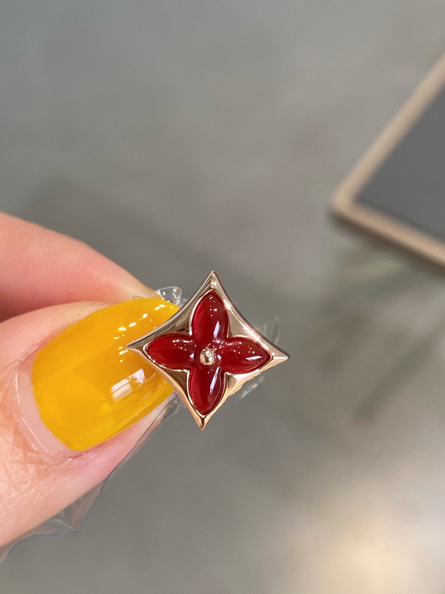 ¡®Dream¡¯STAR AND SUN PINK GOLD CARNELIAN STUD EARRINGS