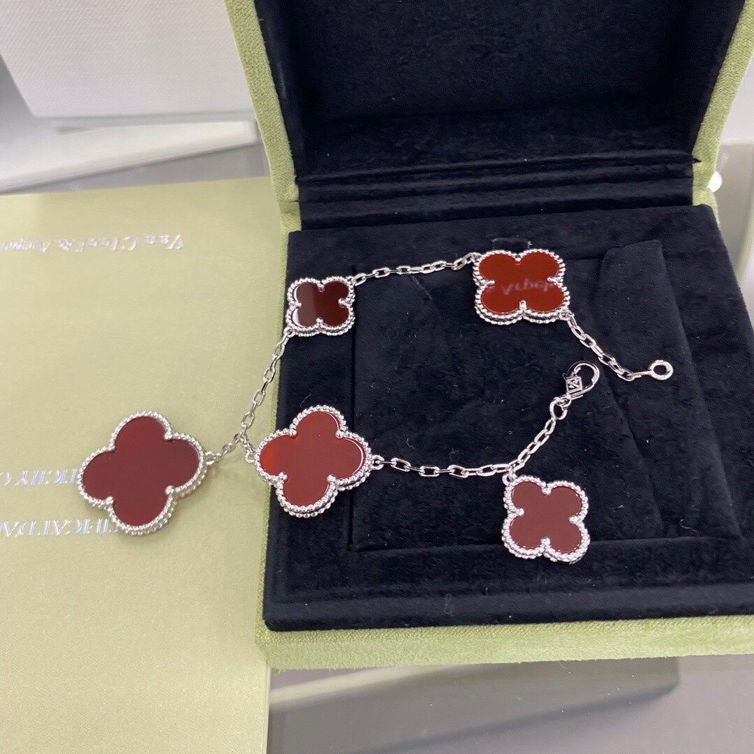 ¡®Dream¡¯CLOVER 5 MOTIFS SIVLER CARNELIAN BRACELET