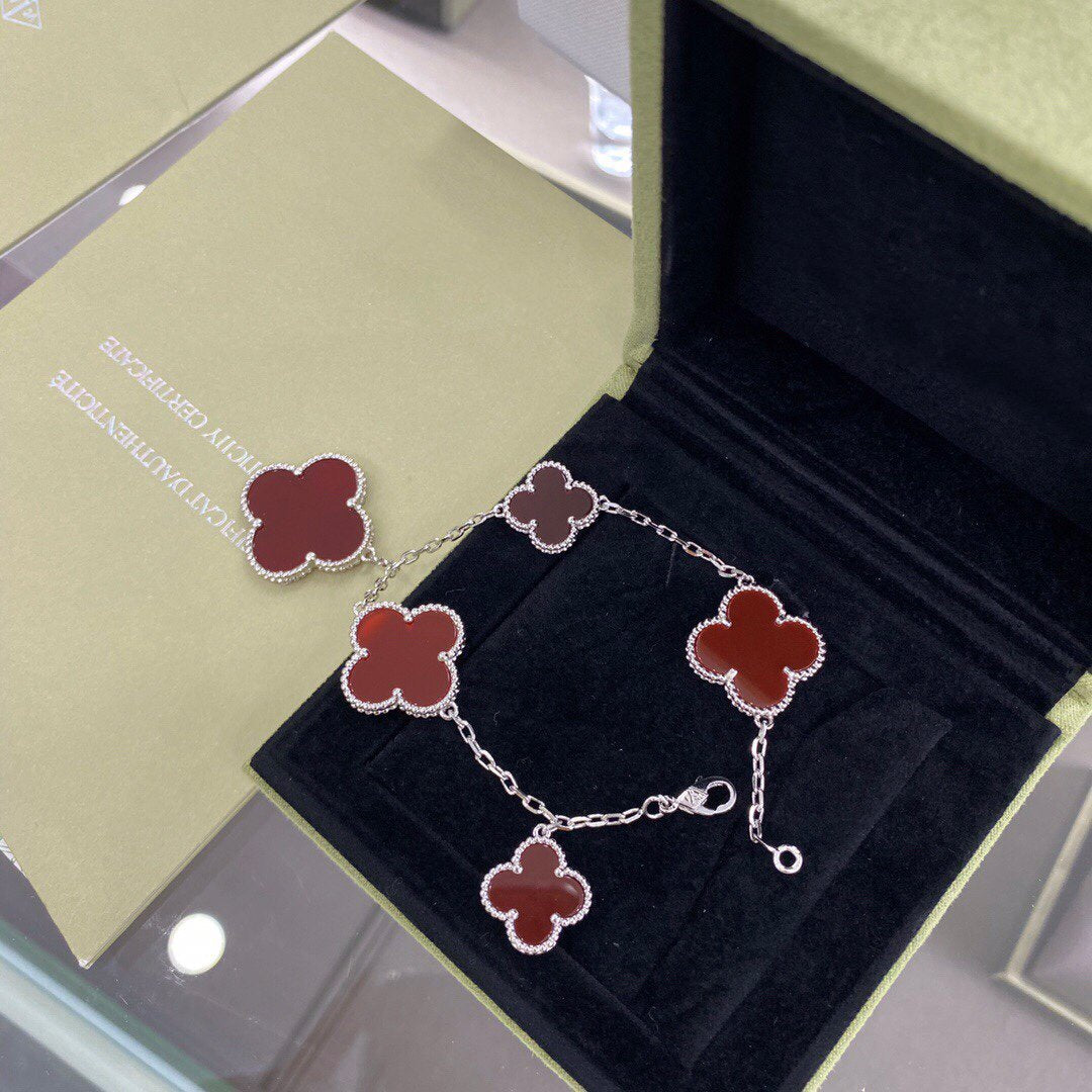 ¡®Dream¡¯CLOVER 5 MOTIFS SIVLER CARNELIAN BRACELET