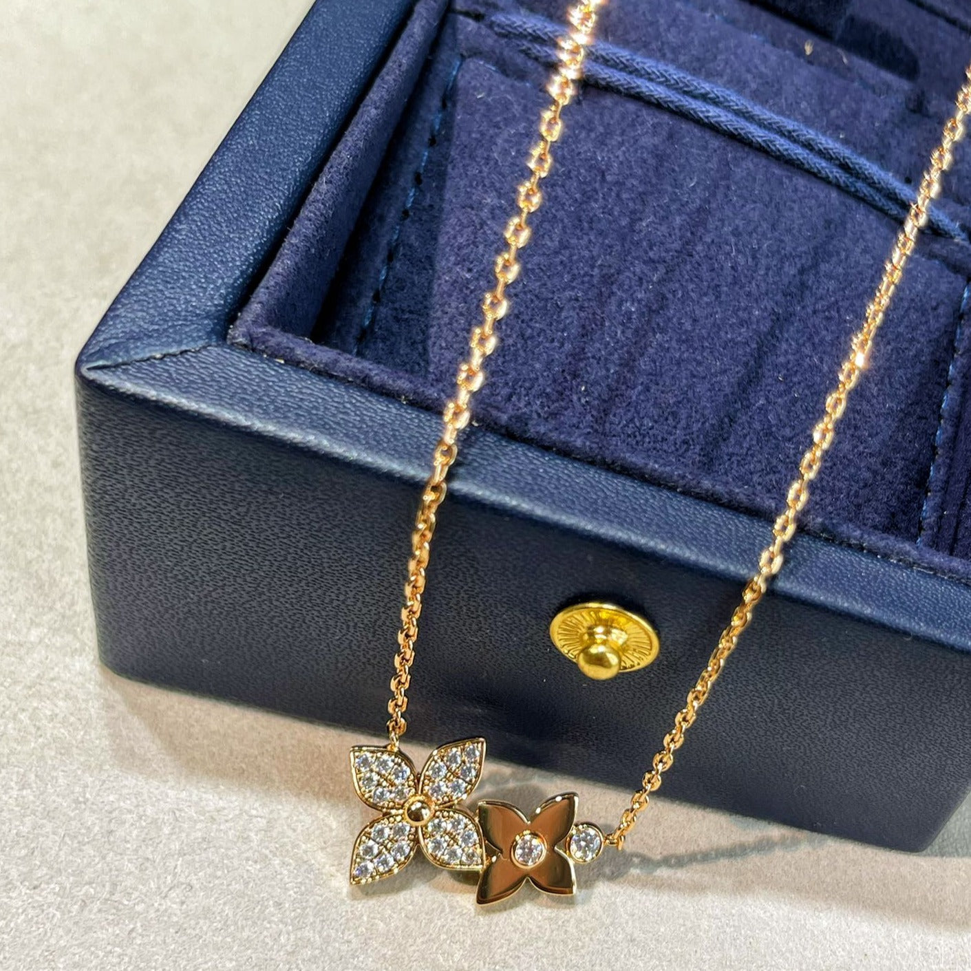 ¡®Dream¡¯STAR BLOSSOM NECKLACE PINK GOLD DIAMONDS