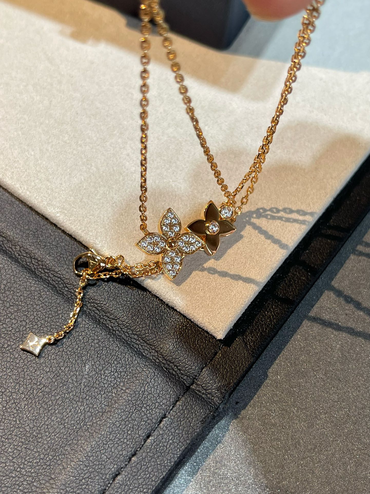 ¡®Dream¡¯STAR BLOSSOM NECKLACE PINK GOLD DIAMONDS