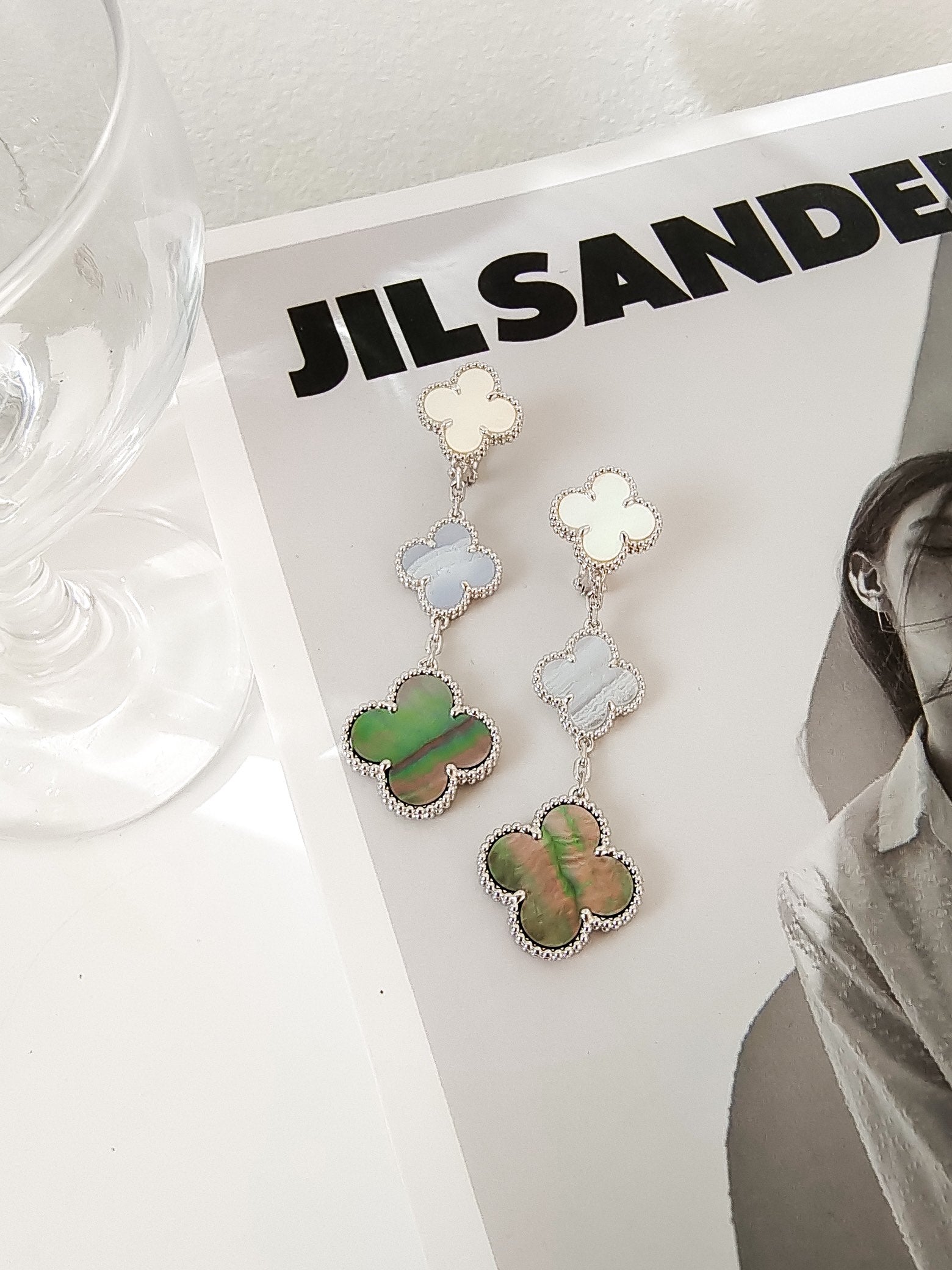 ¡®Dream¡¯CLOVER 3 MOTIFS CHALCEDONY DARK MOP SILVER EARRINGS