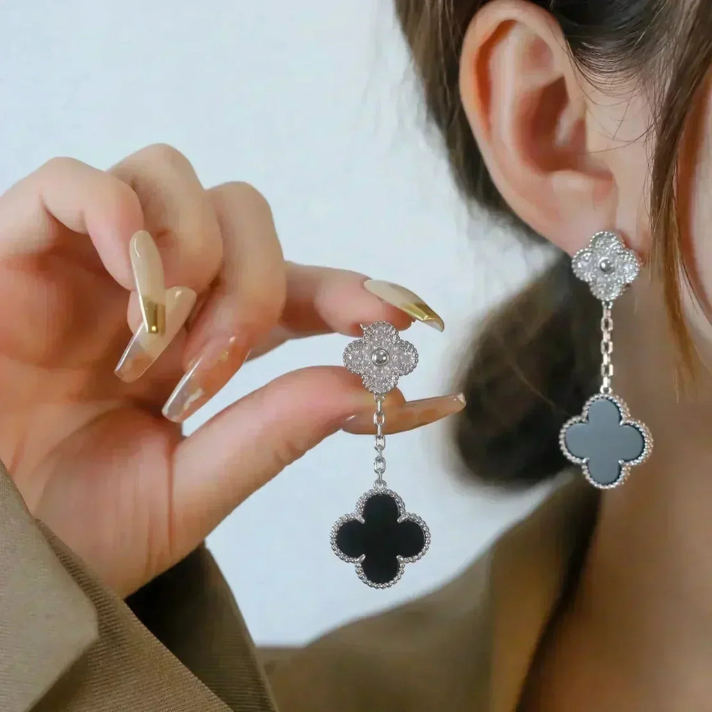 ¡®Dream¡¯CLOVER 2 MOTIFS  DIAMOND ONYX EARRINGS SILVER