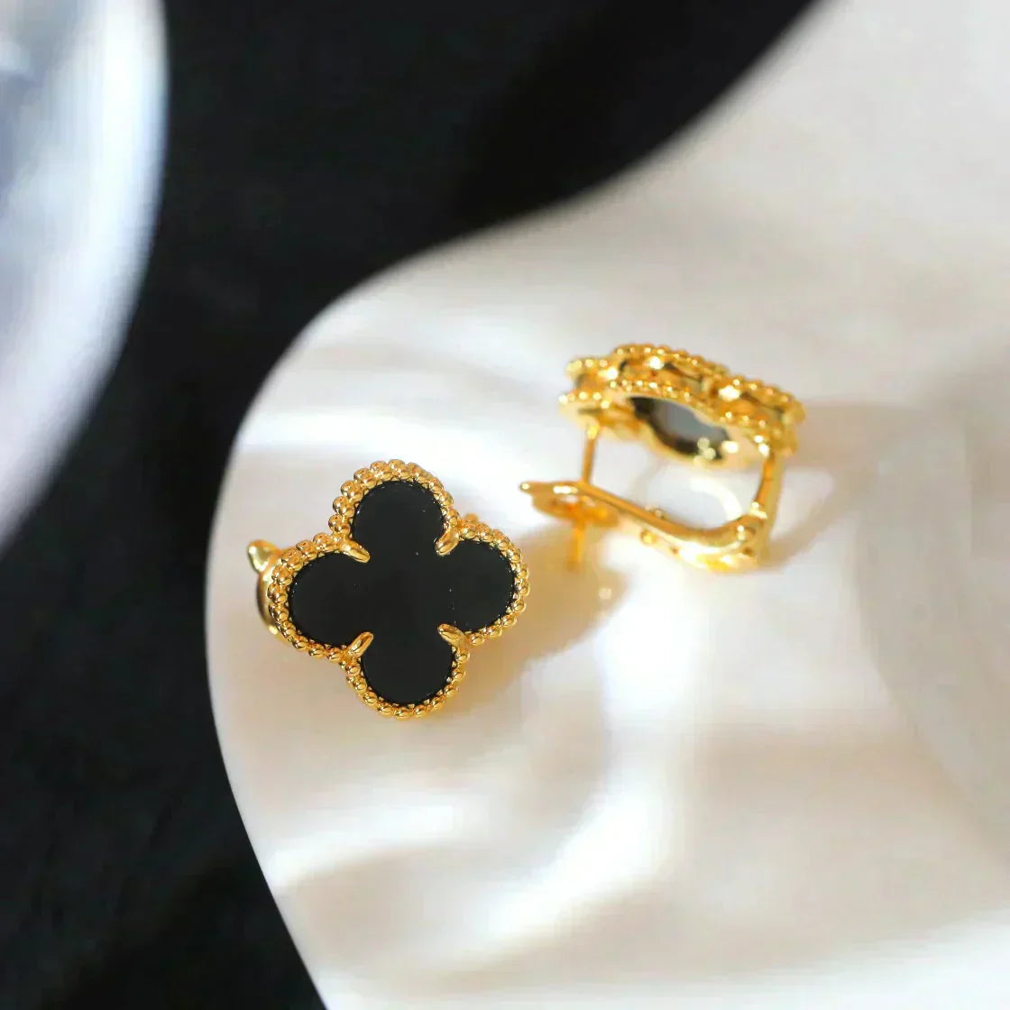 ¡®Dream¡¯CLOVER MEDIUM 1 MOTIFS  ONYX STUD EARRINGS