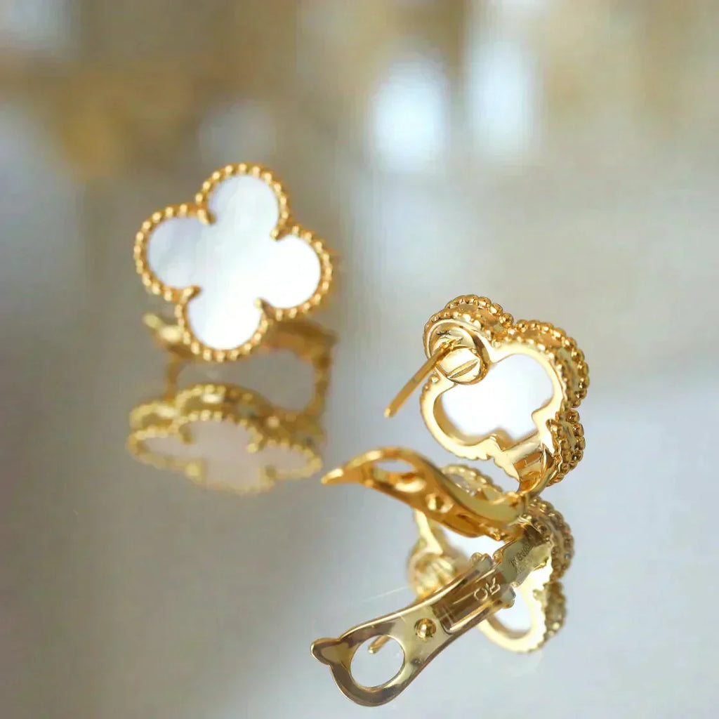 ¡®Dream¡¯CLOVER MEDIUM 1 MOTIFS  WHITE MOP STUD EARRINGS