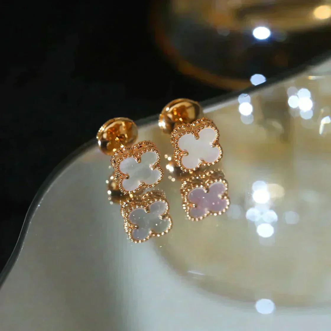 ¡®Dream¡¯CLOVER MINI 9.5MM WHITE MOP EARRINGS