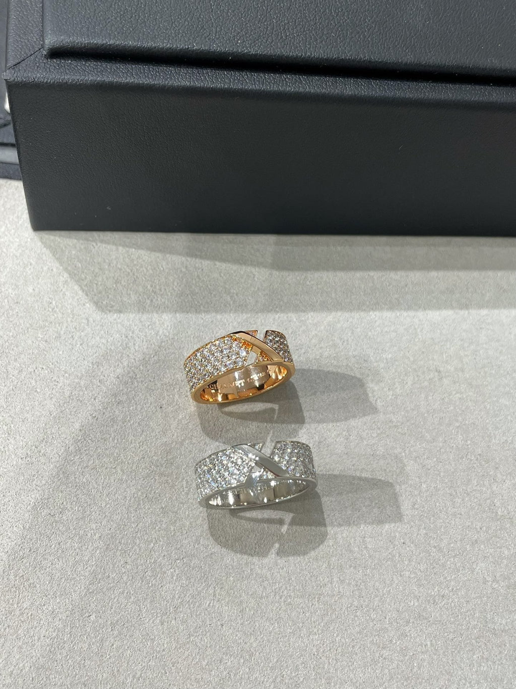 ¡®Dream¡¯LIENS EVIDENCE  DIAMOND PAVED RING