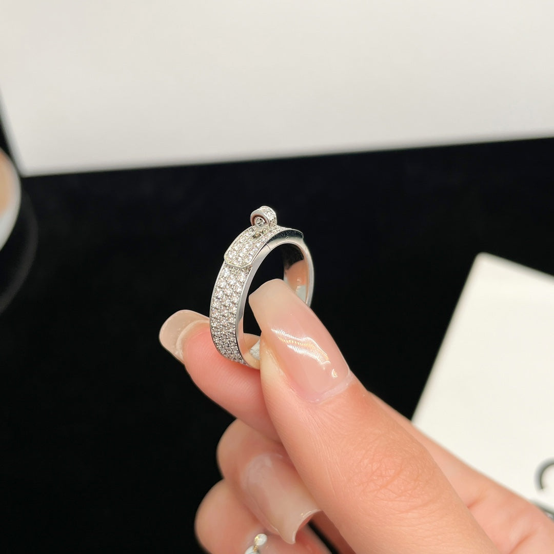 ¡®Dream¡¯KELLY SILVER DIAMOND RING