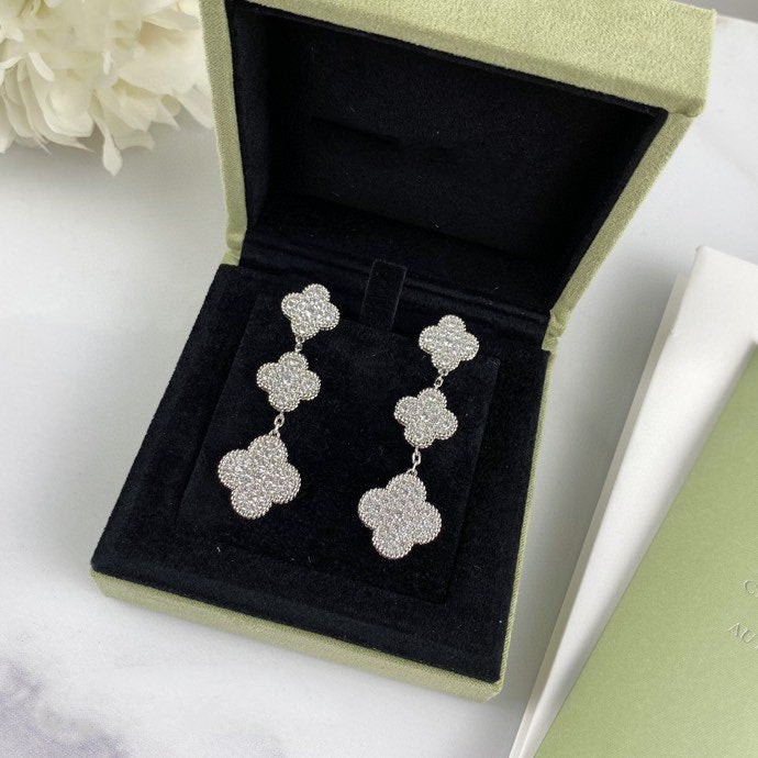¡®Dream¡¯CLOVER 3 MOTIF DIAMOND SILVER DROP EARRINGS