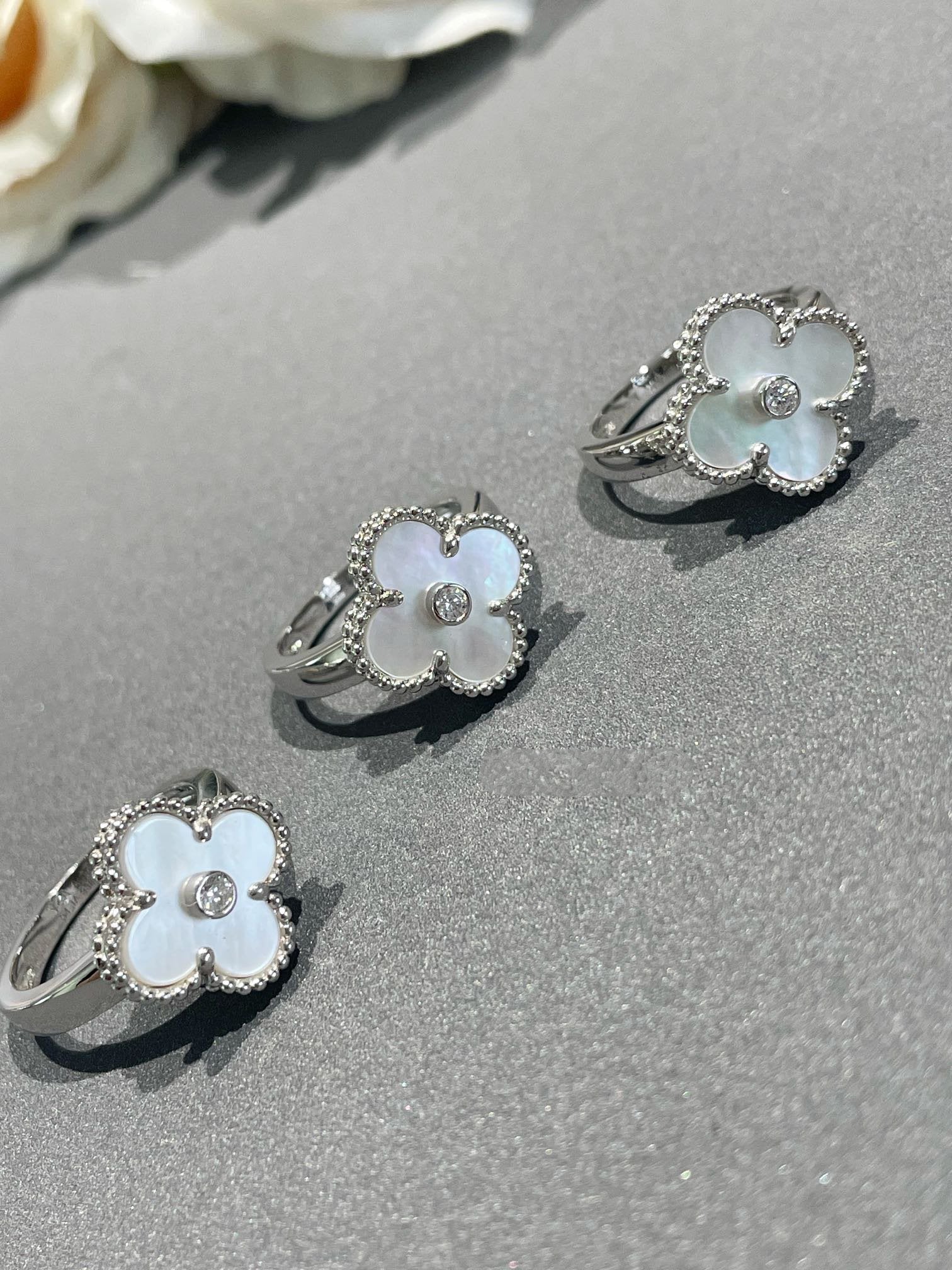 ¡®Dream¡¯CLOVER SILVER MOP DIAMOND RING