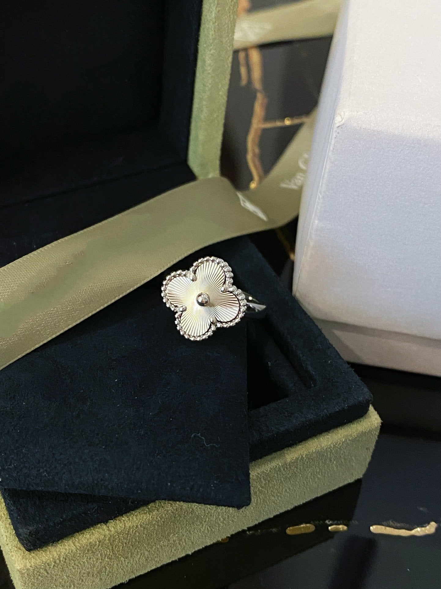 ¡®Dream¡¯CLOVER SILVER RING