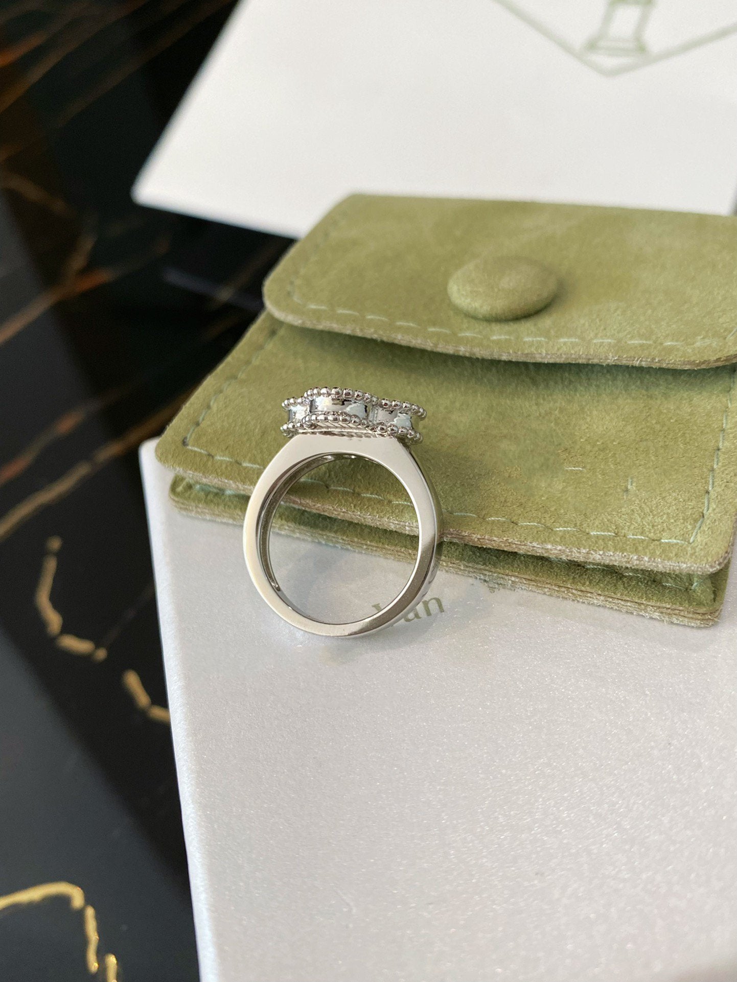 ¡®Dream¡¯CLOVER SILVER RING