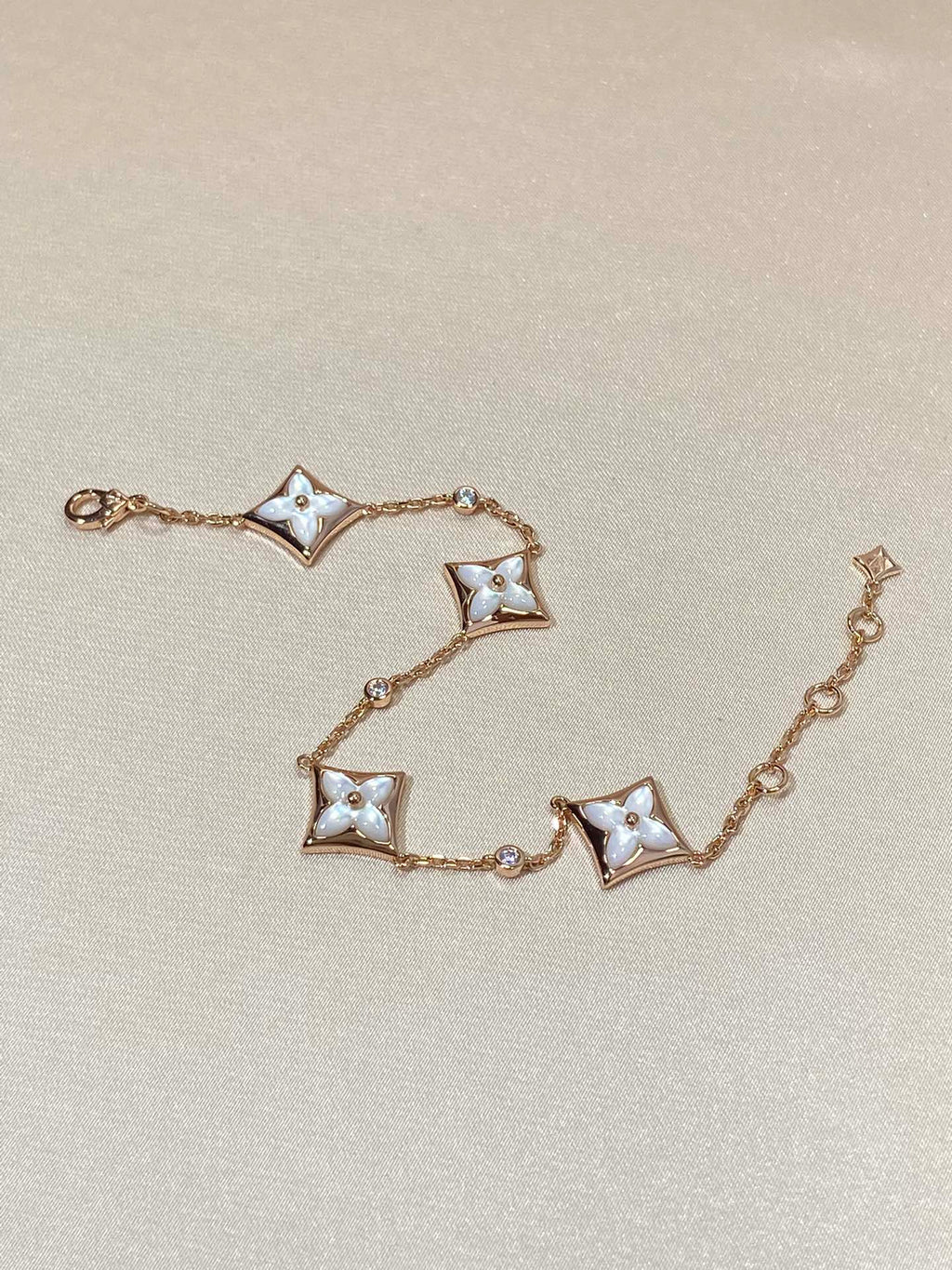 Armband mit 4 MOP Diamanten im ¡®Dream¡¯STAR-Motiv aus Roségold