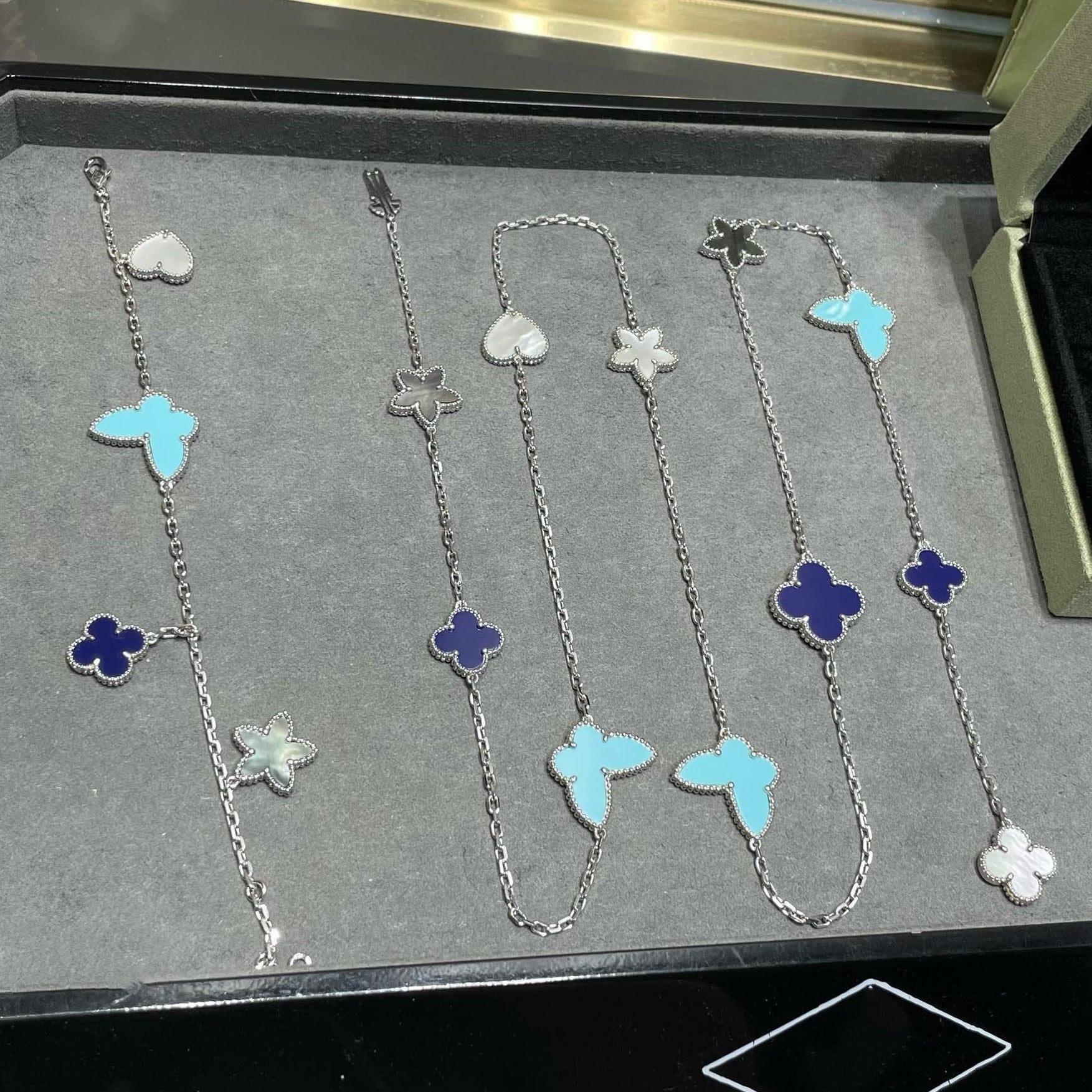 ¡®Dream¡¯LUCKY CLOVER SILVER 11 MOTIF NECKLACE