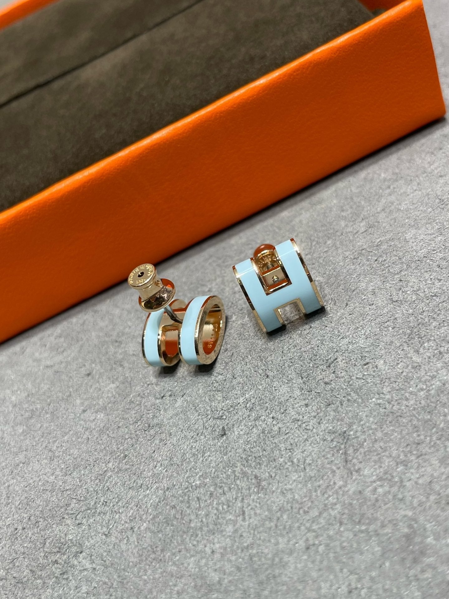 ¡®Dream¡¯POP H SKY BLUE STUD EARRINGS