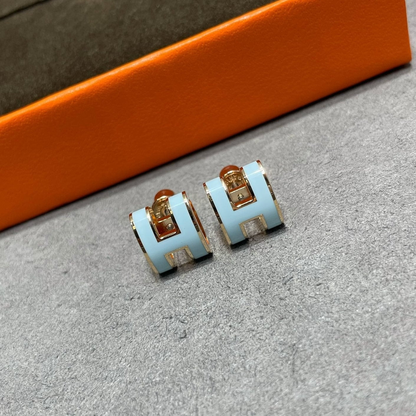 ¡®Dream¡¯POP H SKY BLUE STUD EARRINGS