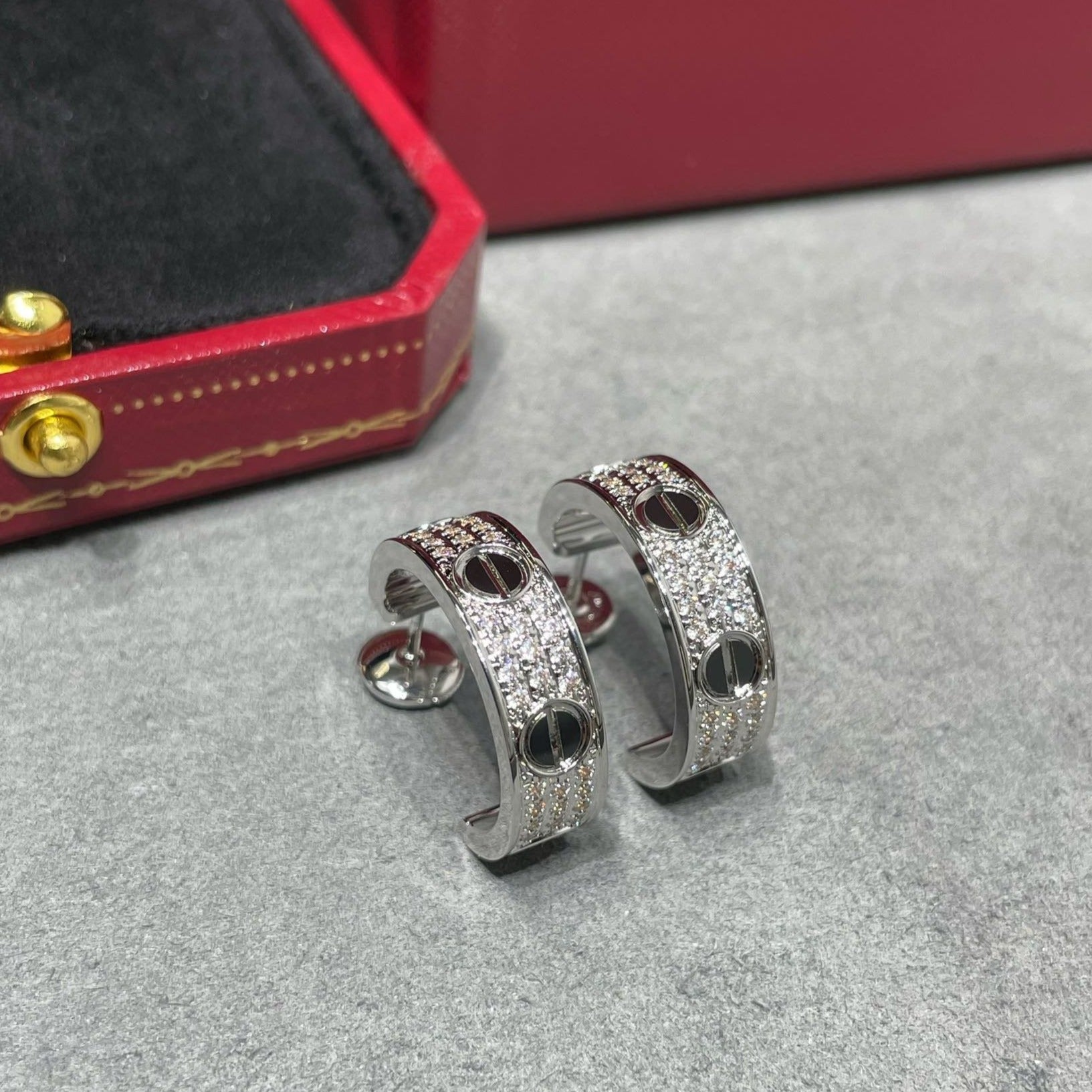 ¡®Dream¡¯LOVE CERAMIC DIAMOND PAVED SILVER EARRINGS