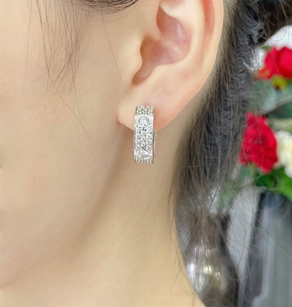 ¡®Dream¡¯LOVE 5.5MM DIAMOND PAVED EARRINGS