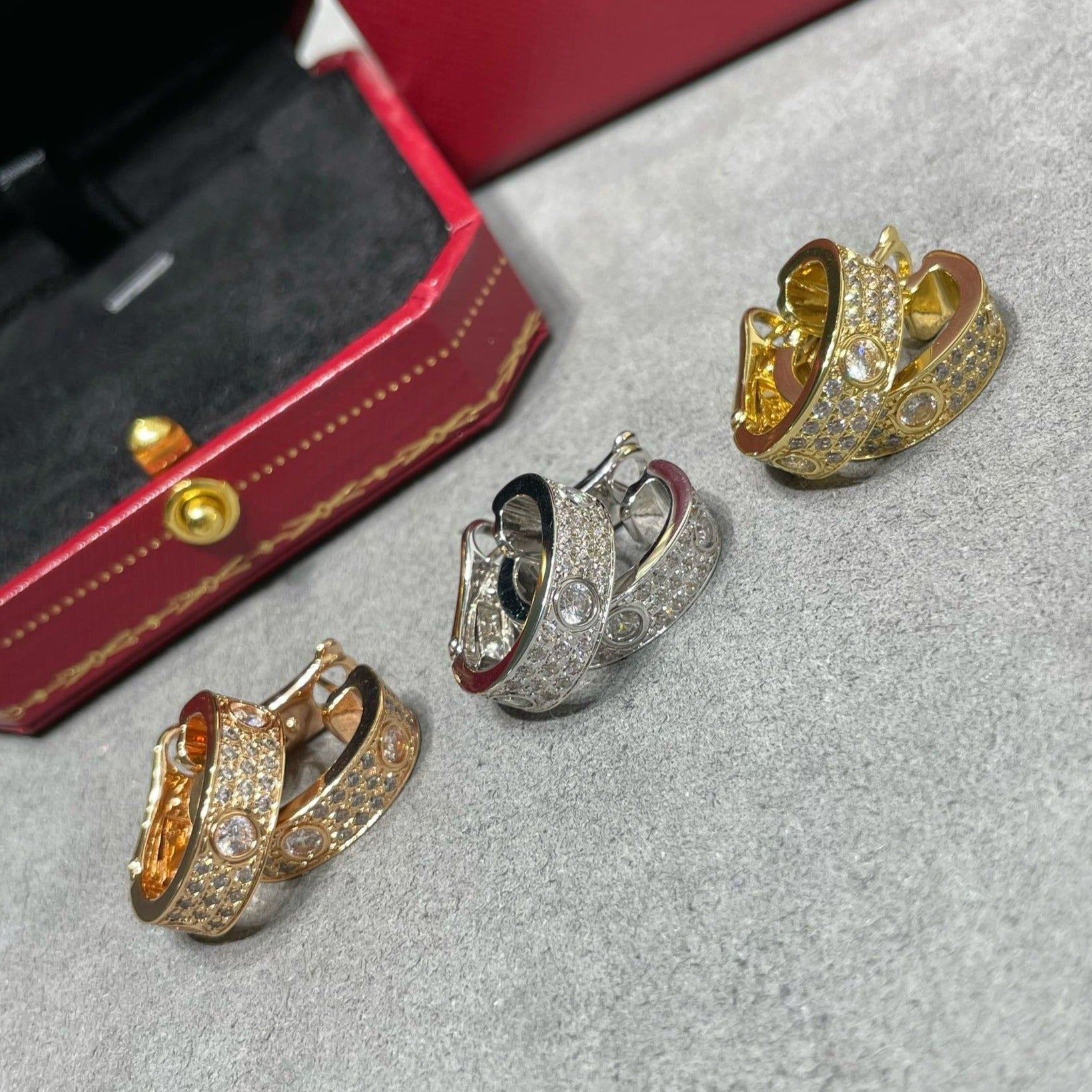 ¡®Dream¡¯LOVE 5.5MM DIAMOND PAVED EARRINGS