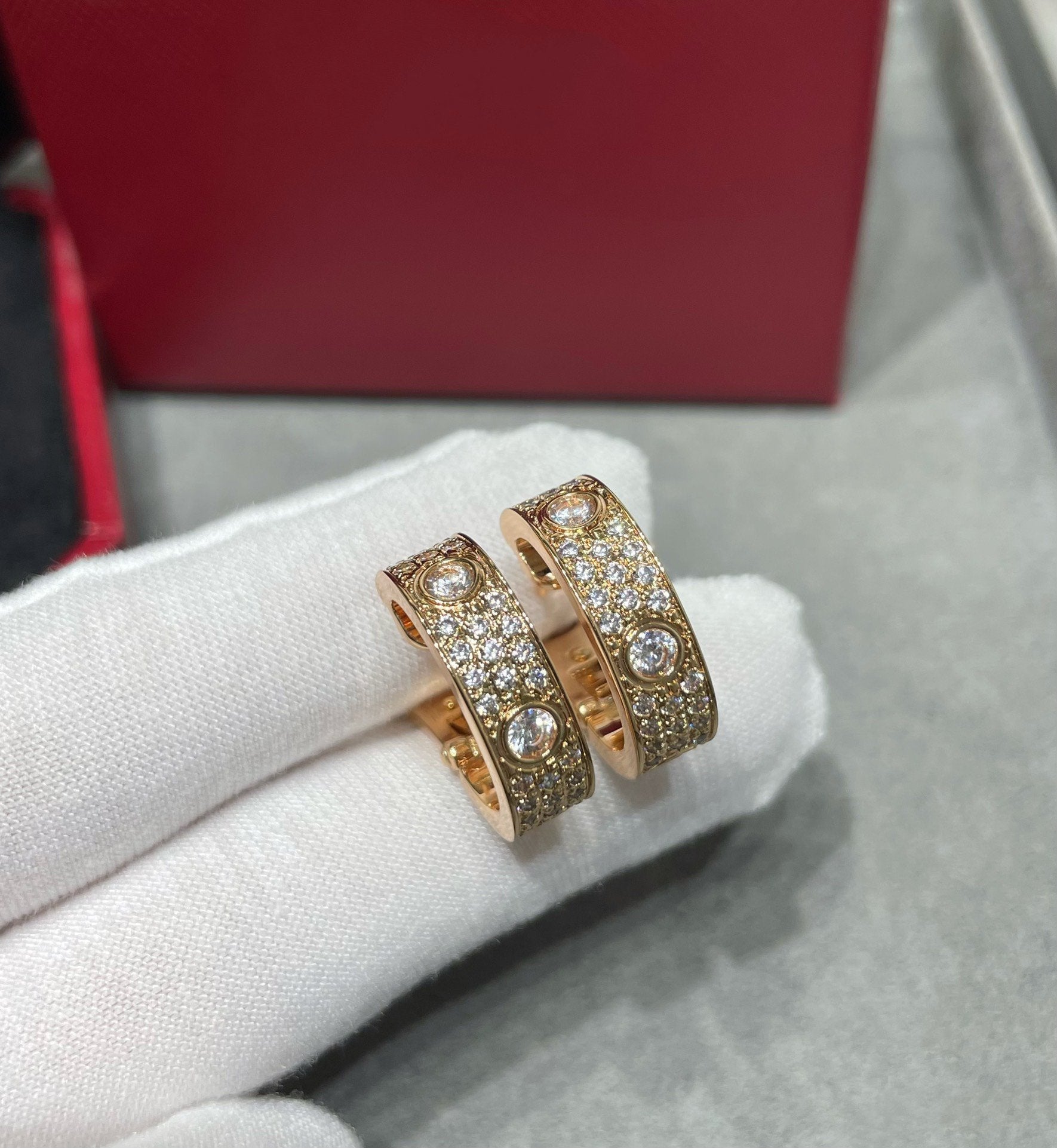 ¡®Dream¡¯LOVE 5.5MM DIAMOND PAVED EARRINGS