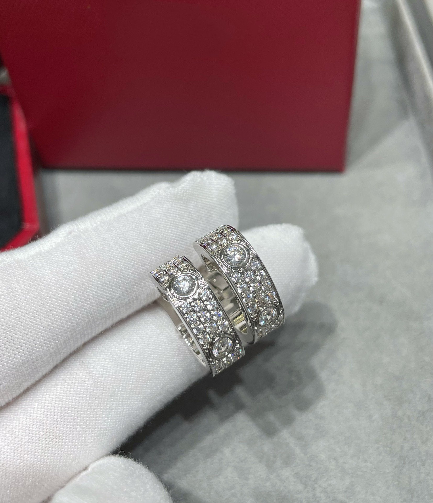 ¡®Dream¡¯LOVE 5.5MM DIAMOND PAVED EARRINGS