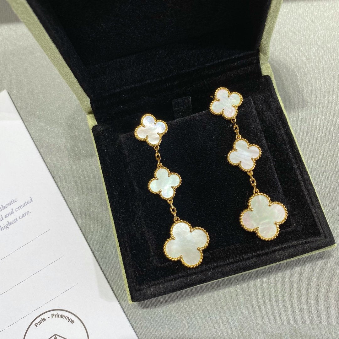 ¡®Dream¡¯CLOVER MOP 3 MOTIFS GOLD EARRINGS