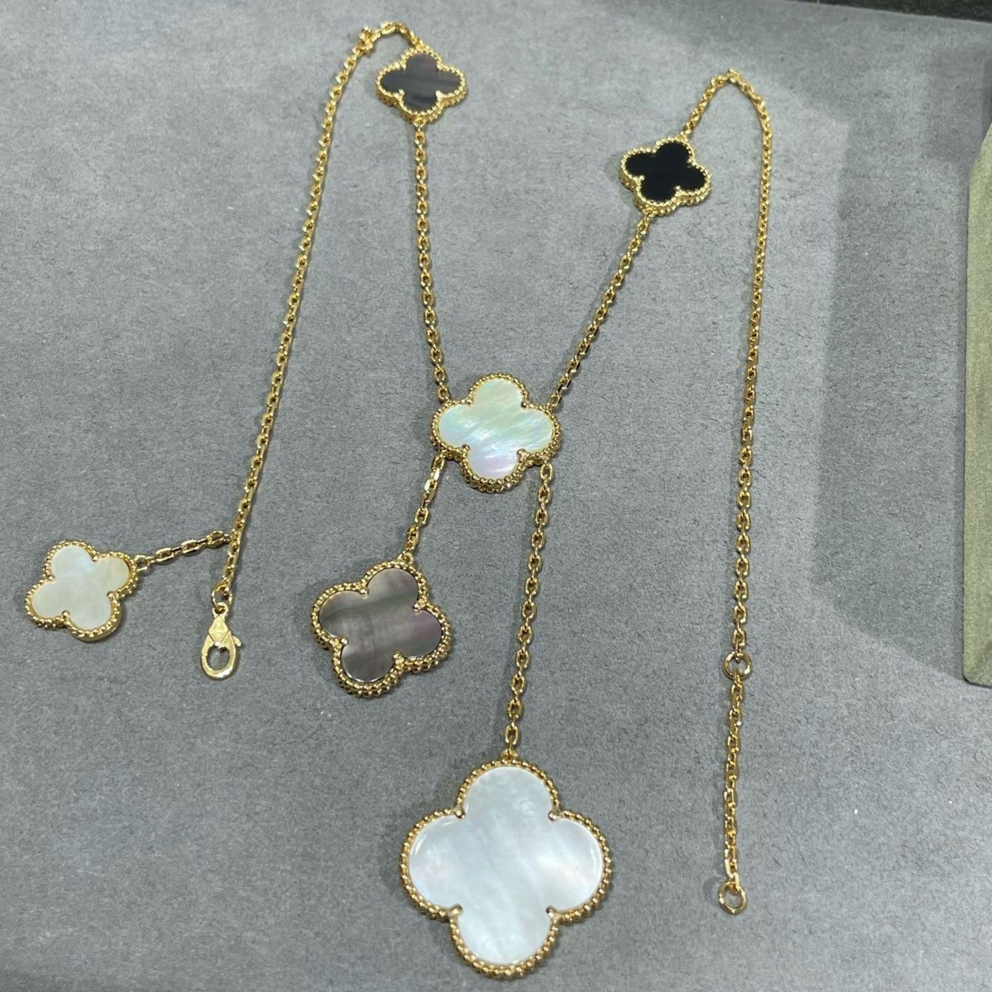 ¡®Dream¡¯CLOVER 6 MOTIF MOP ONYX GOLD NECKLACE