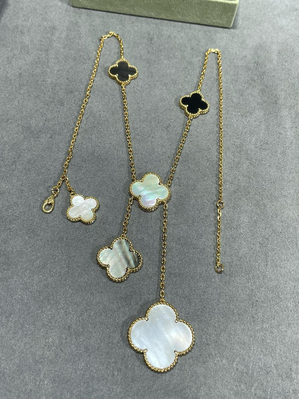 ¡®Dream¡¯CLOVER 6 MOTIF MOP ONYX GOLD NECKLACE