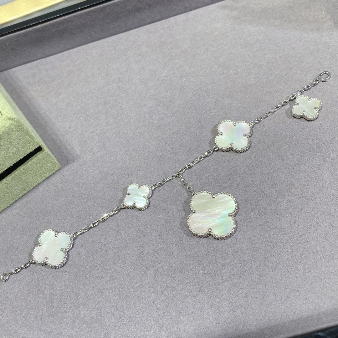 ¡®Dream¡¯CLOVER 5 MOTIF WHITE MOP SILVER BRACELET