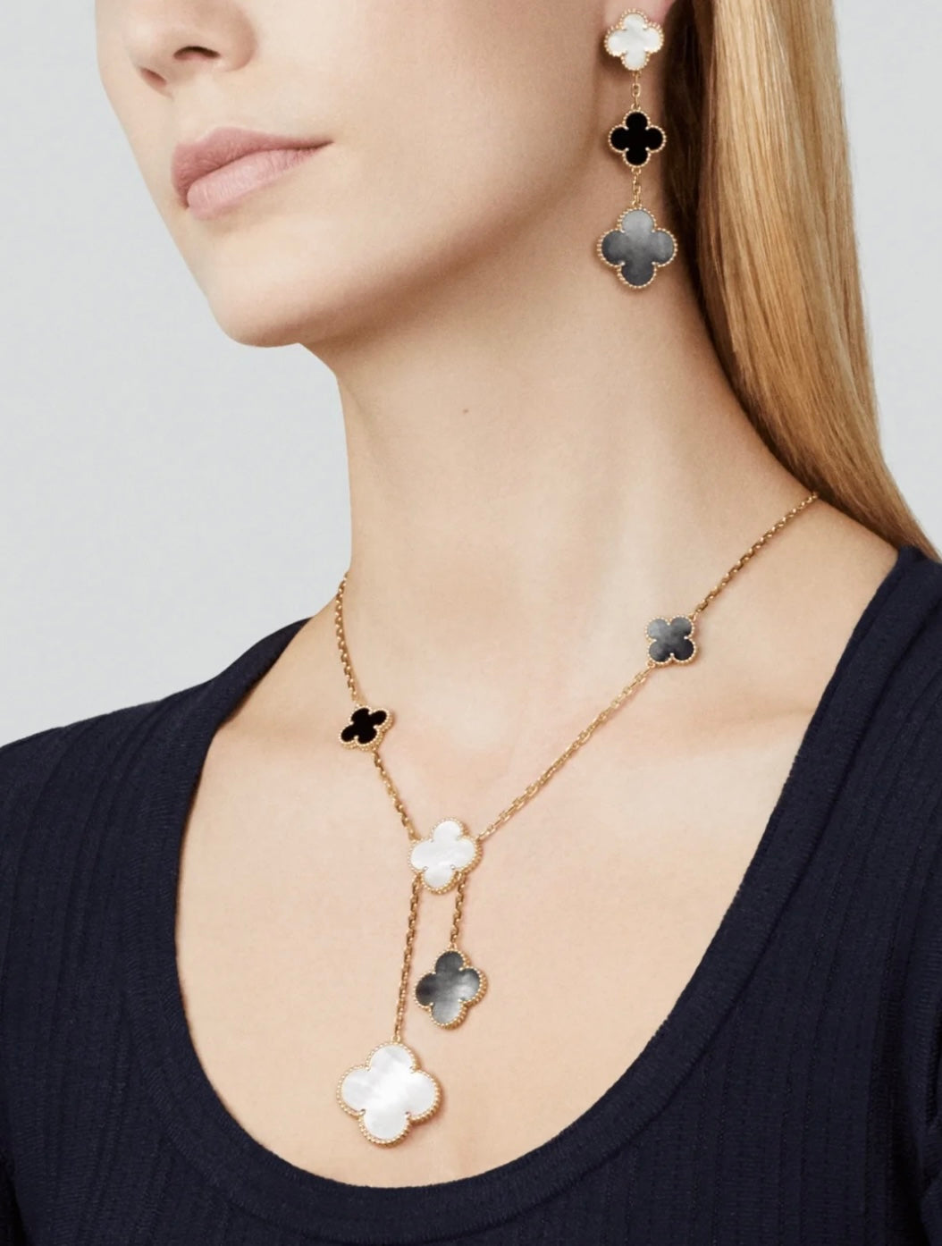¡®Dream¡¯CLOVER 3 MOTIF MOP ONYX DARK MOP PINK GOLD EARRINGS