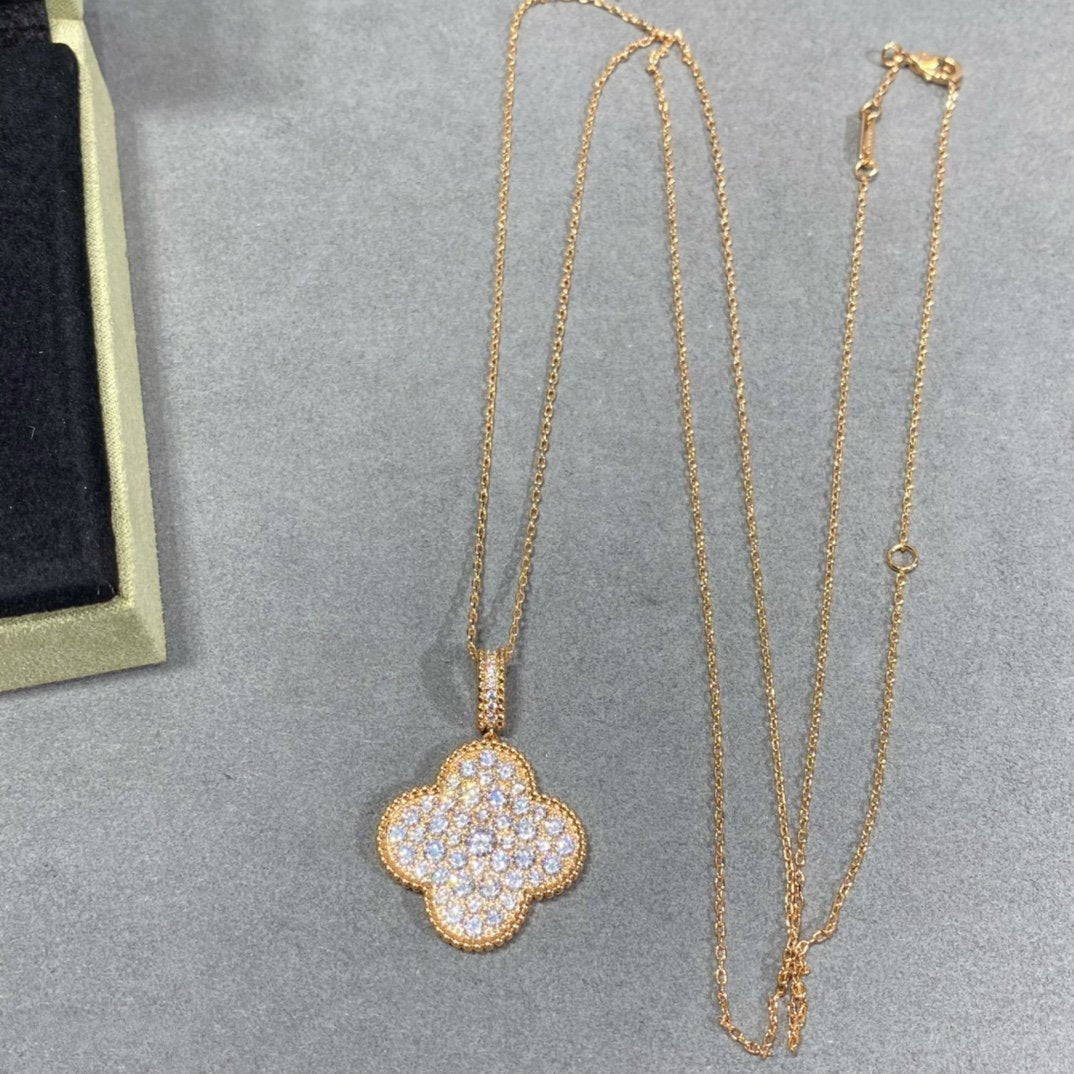 ¡®Dream¡¯CLOVER 25MM LARGE PEDANT DIAMOND PAVED LONG NECKLACE