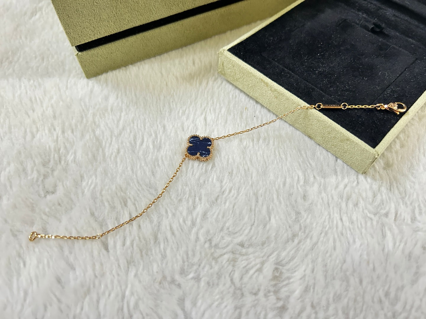 ¡®Dream¡¯CLOVER 1 MOTIF PIETERSITE BRACELET