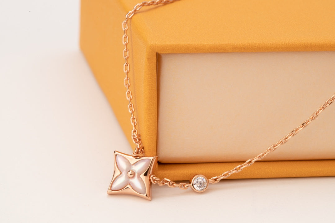 ¡®Dream¡¯STAR PINK MOP 1 DIAMOND PINK GOLD NECKLACE