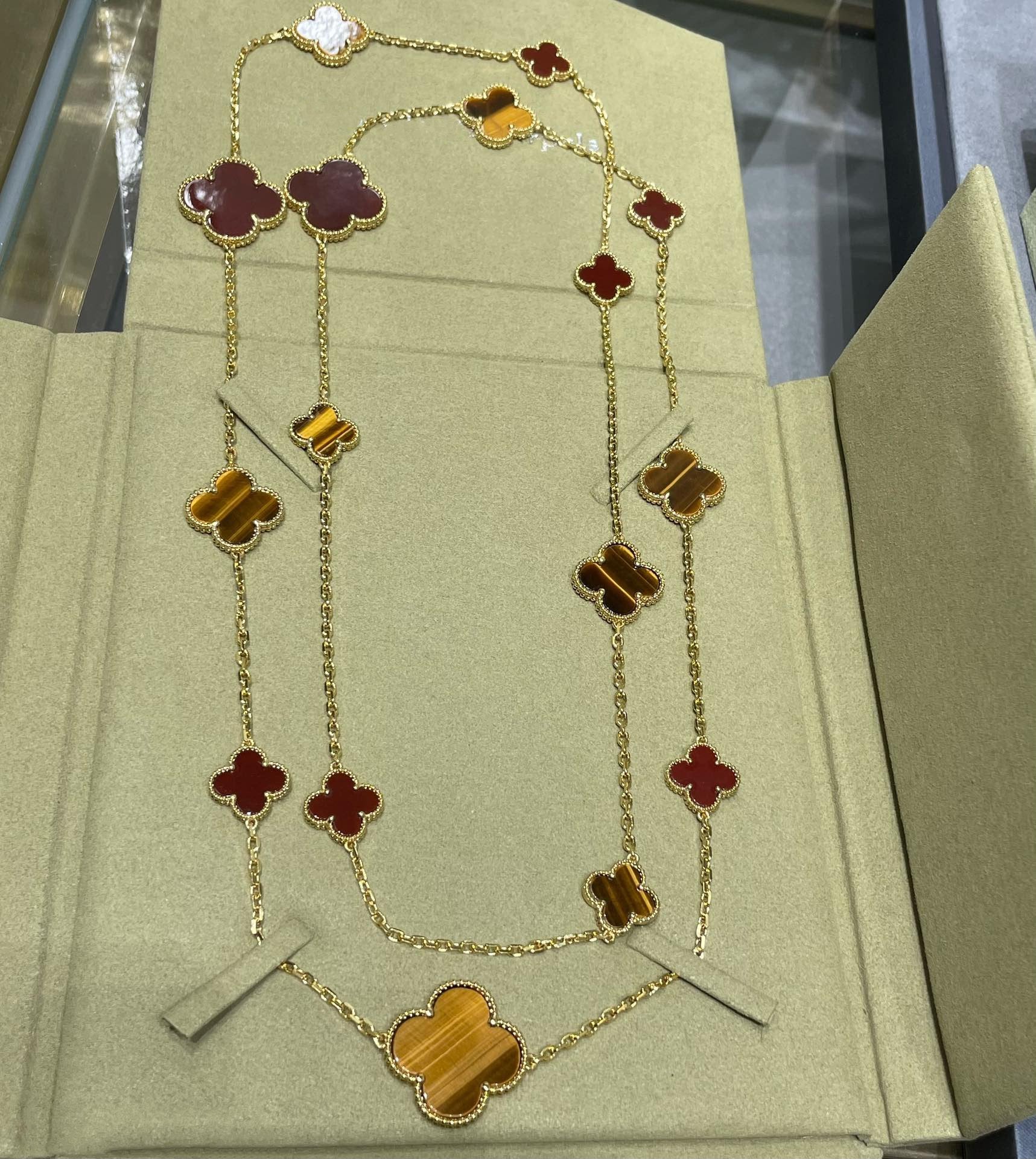 ¡®Dream¡¯CLOVER 16 MOTIF CARNELIAN TIGER EYE ROSE GOLD NECKLACE