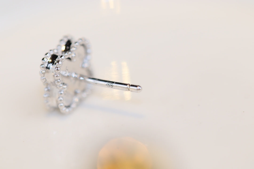 ¡®Dream¡¯CLOVER MINI TURQUOISE SILVER STUD EARRINGS