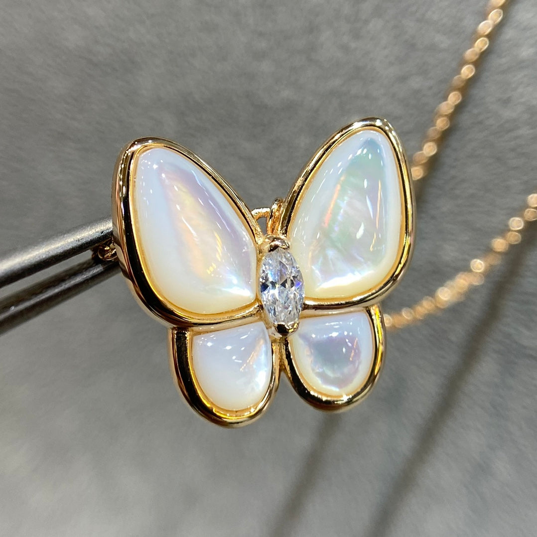 ¡®Dream¡¯BUTTERFLY MOP DIAMOND NECKLACE