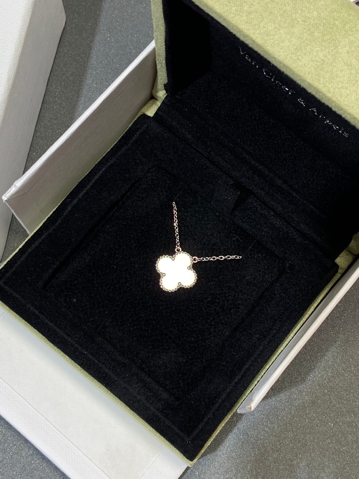 ¡®Dream¡¯CLOVER MEDIUM SILVER WHITE MOP NECKLACE