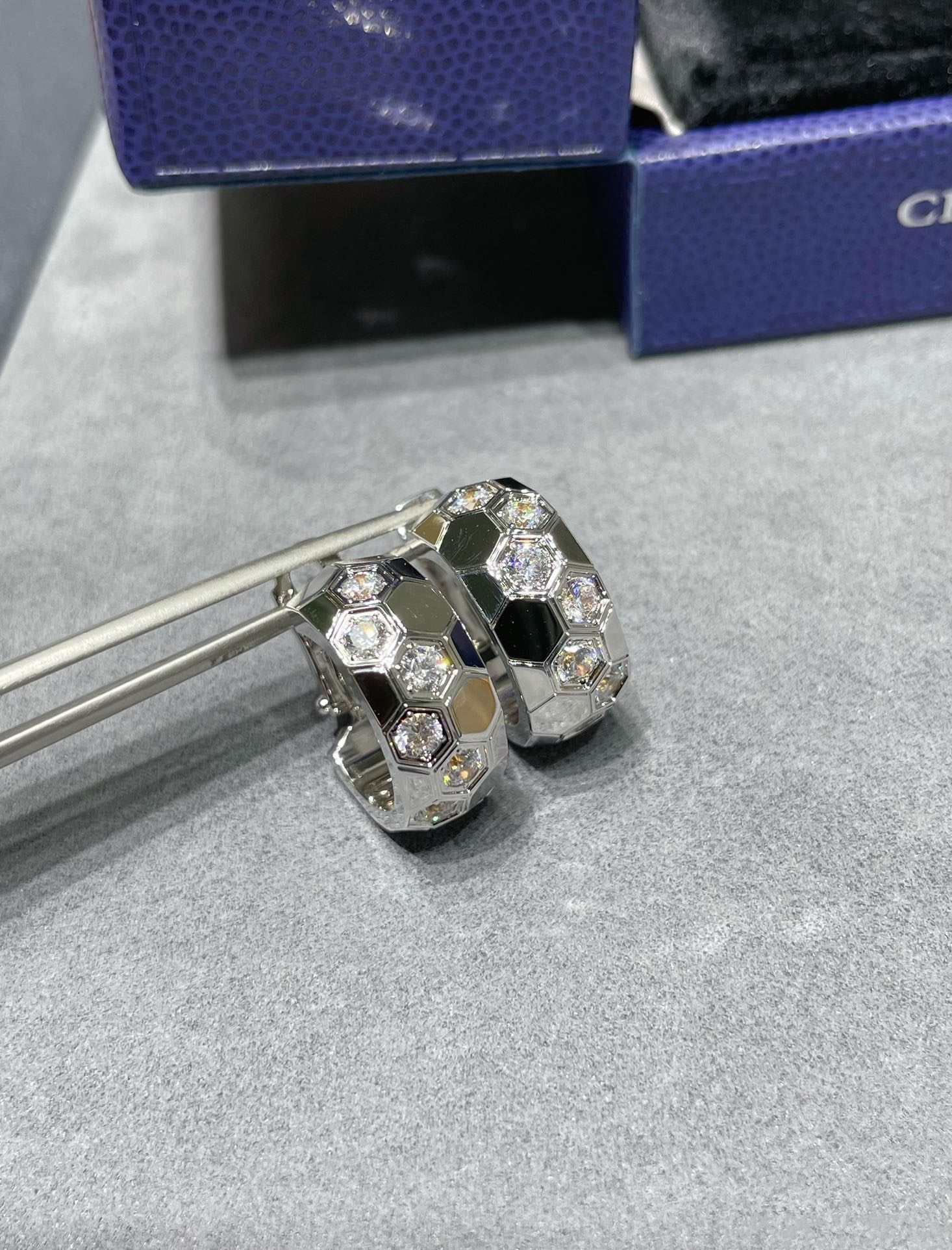 ¡®Dream¡¯BEE LOVE DIAMOND HOOP EARRINGS