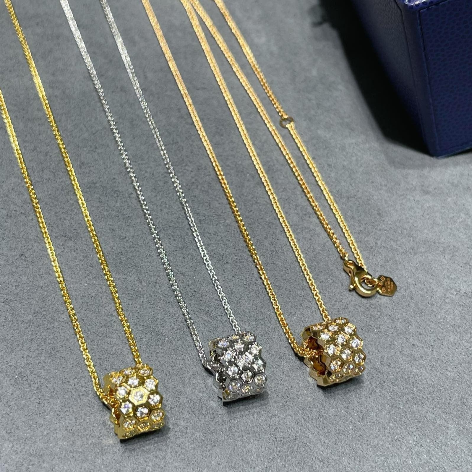 ¡®Dream¡¯BEE LOVE DIAMOND PAVED 3 ROW NECKLACE