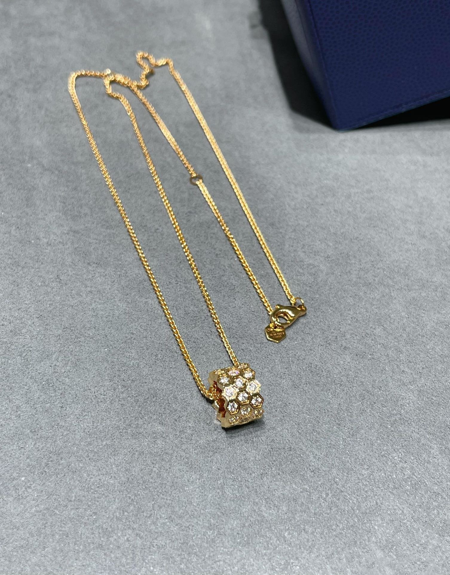 ¡®Dream¡¯BEE LOVE DIAMOND PAVED 3 ROW NECKLACE