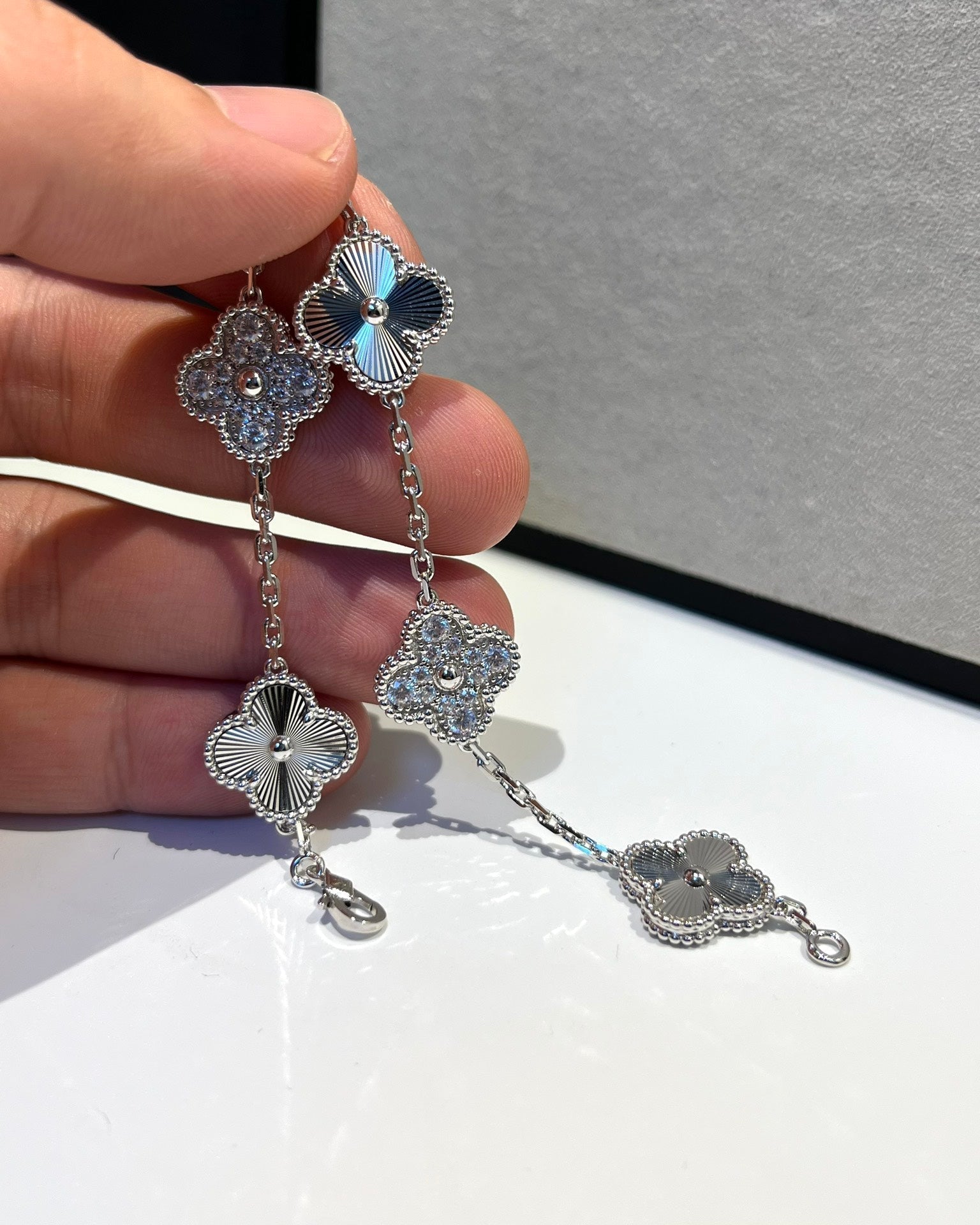 [Dream]New  CLOVER 5 MOTIF LASER BRACELET COLLECTION