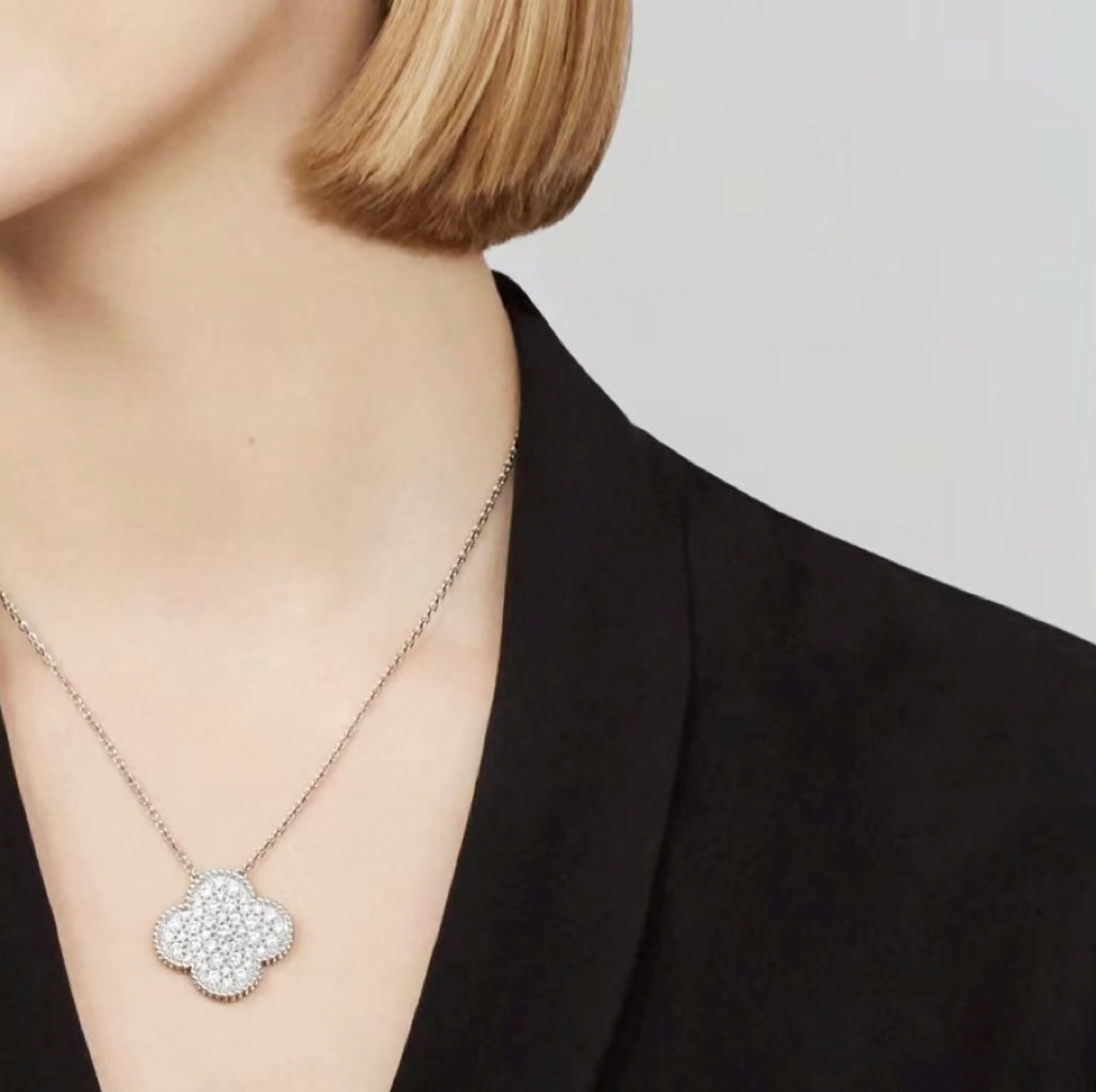 ¡®Dream¡¯CLOVER 25MM LARGE PENDANT DIAMOND PAVED SILVER NECKLACE