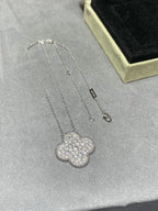 ¡®Dream¡¯CLOVER 25MM LARGE PENDANT DIAMOND PAVED SILVER NECKLACE