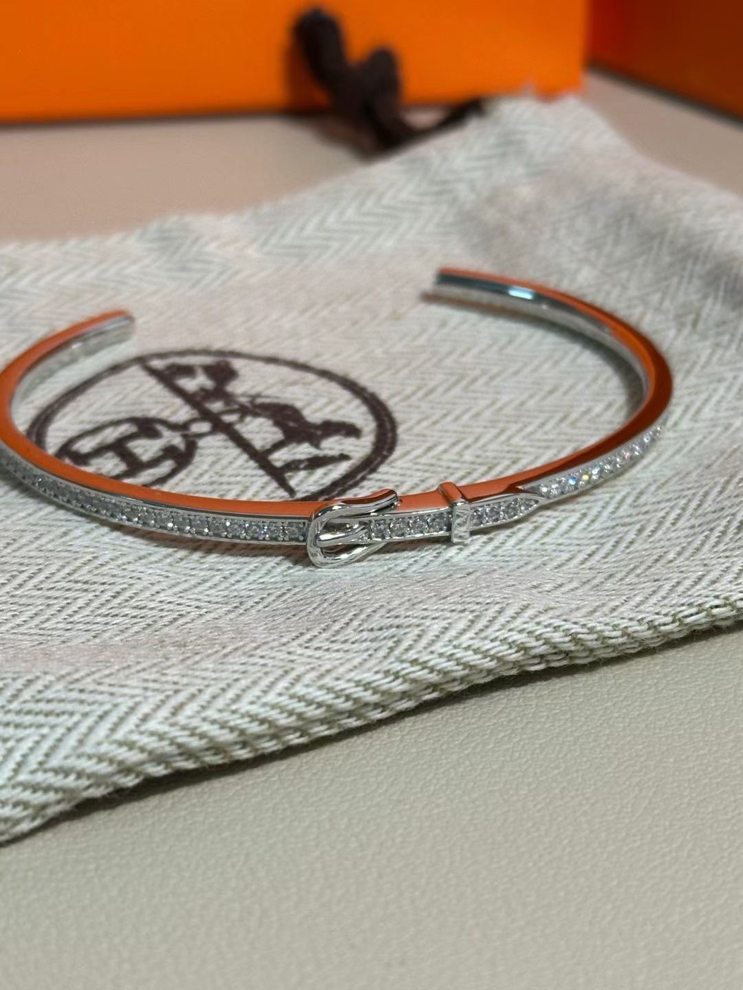[Dream] DIAMOND-ENCRUSTED BRACELET THREE COLORS