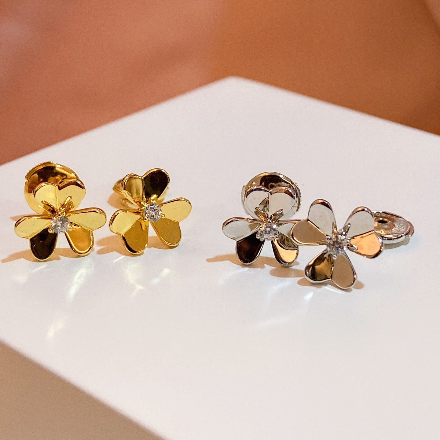 ¡®Dream¡¯FRIVOLE MINI FLOWER EARRINGS