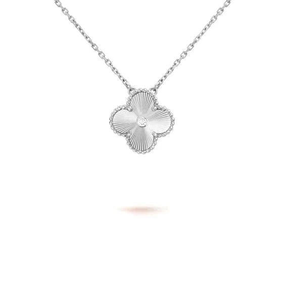 ¡®Dream¡¯CLOVER  15MM DIAMOND LASER NECKLACE SILVER