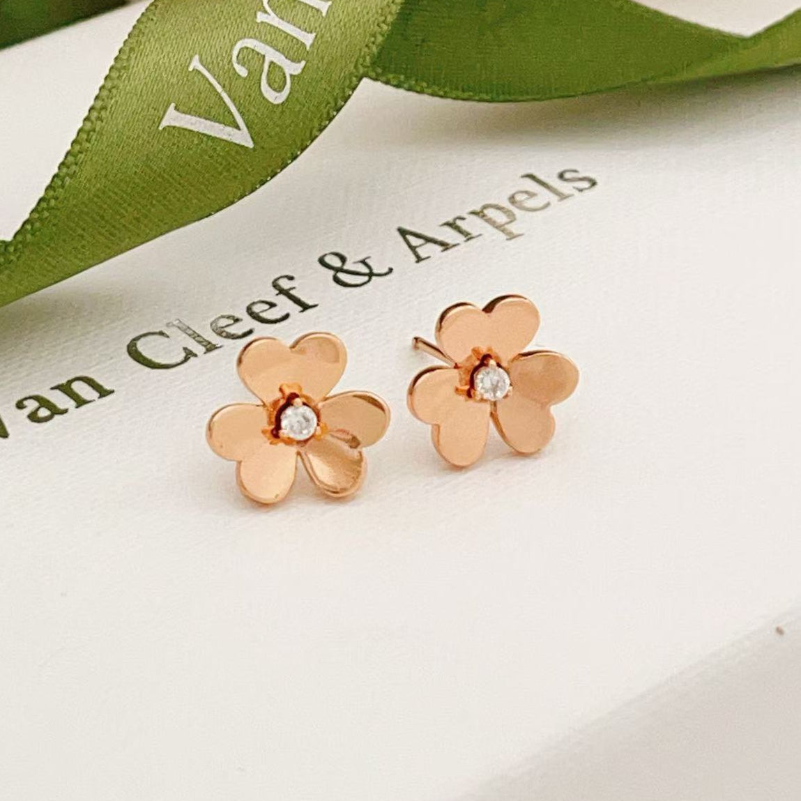 ¡®Dream¡¯FRIVOLE MINI FLOWER EARRINGS