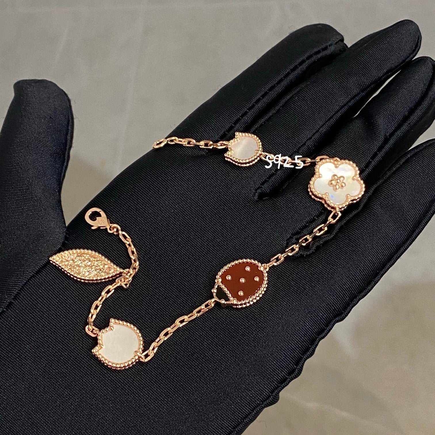 ¡®Dream¡¯LUCKY SPRING 5 MOTIF BRACELET