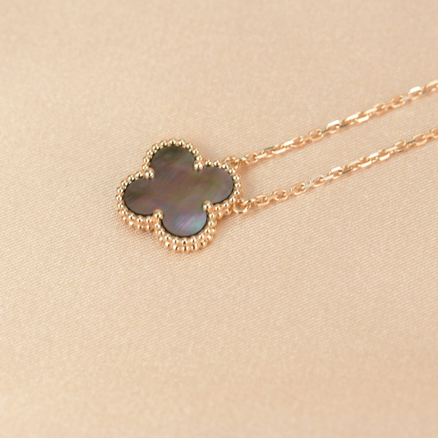 ¡®Dream¡¯CLOVER 15MM  GRAY MOTHER OF PEARL NECKLACE