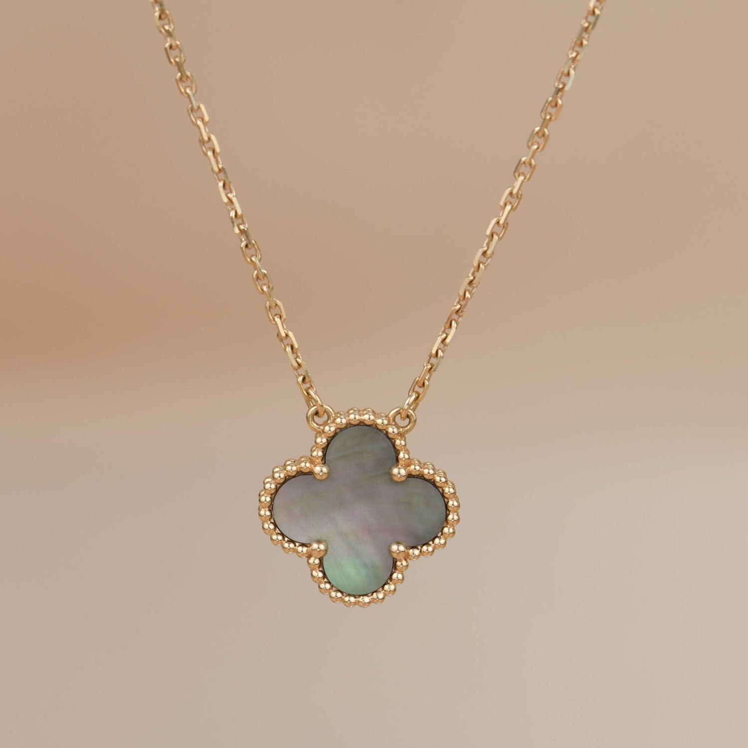 ¡®Dream¡¯CLOVER 15MM  GRAY MOTHER OF PEARL NECKLACE